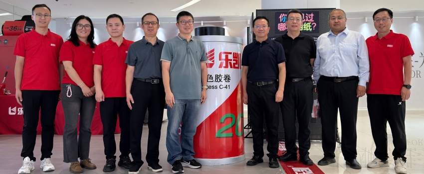 樂(lè )凱膠片國慶亮相保定萬(wàn)博廣場(chǎng)，8天沉浸式體驗點(diǎn)燃市民光影熱情